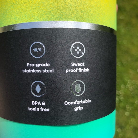 Limited Edition Hydro Flask Hawaiian Rainbow - Picture 5 of 6